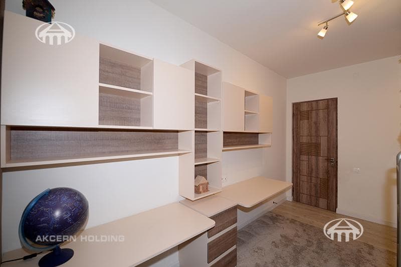 Apartment · 4 rooms · 117 m² · Kentron