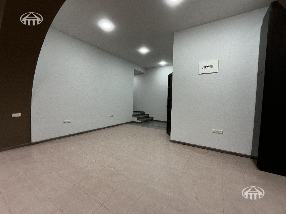 Office · 190 m² · Kentron