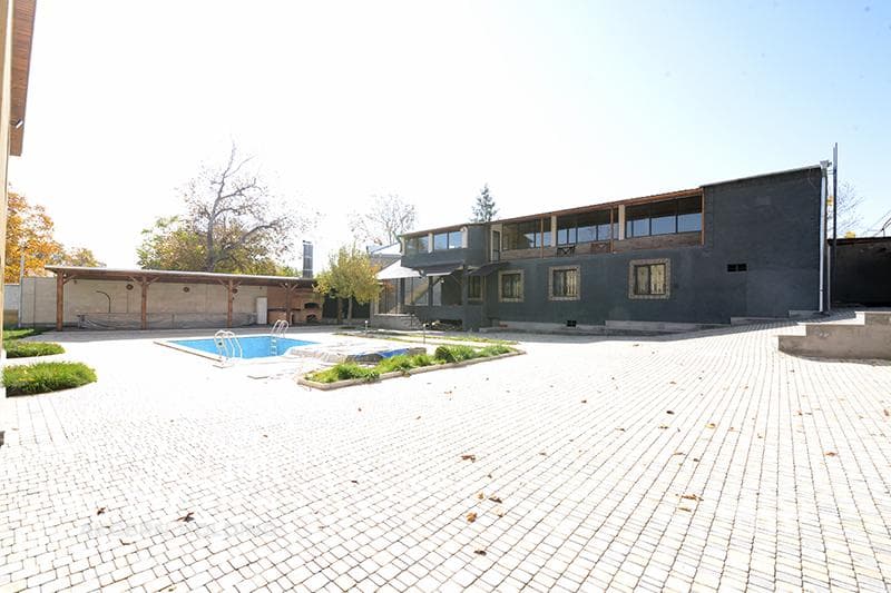 Особняк · 5 комн. · 350 м² · Гарни