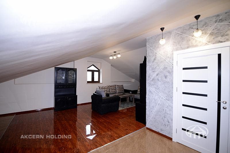 Mansion · 4 rooms · 220 m² · Zovuni