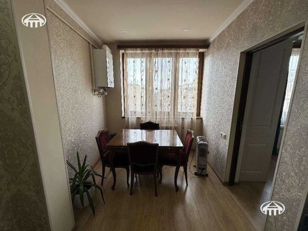 Квартира · 3 комн. · 90 м² · Кентрон