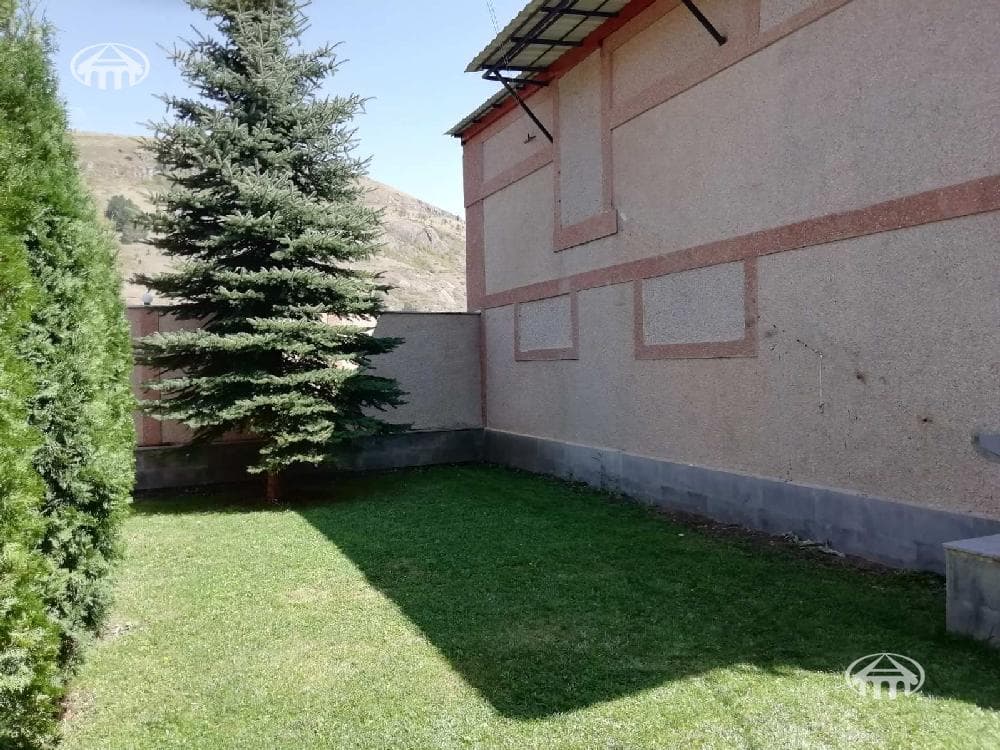 Hotel · 1,366 m² · Tsaghkadzor