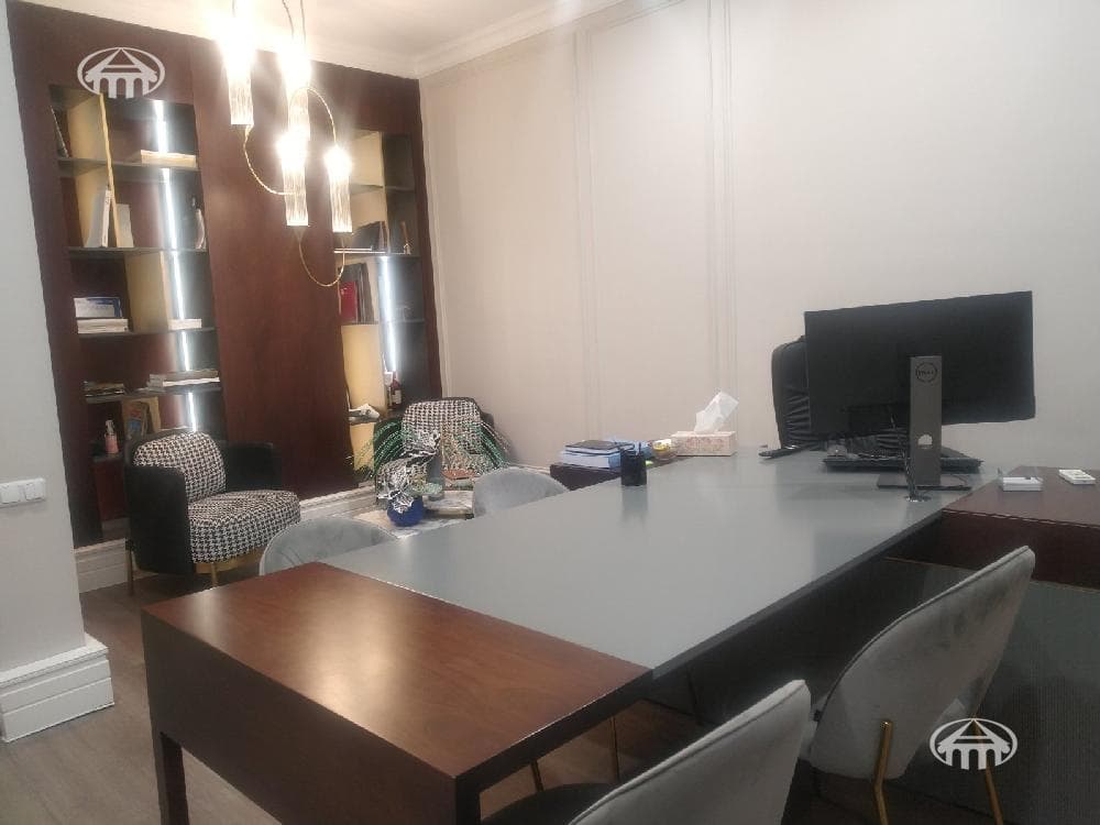 Office · 76 m² · Kentron