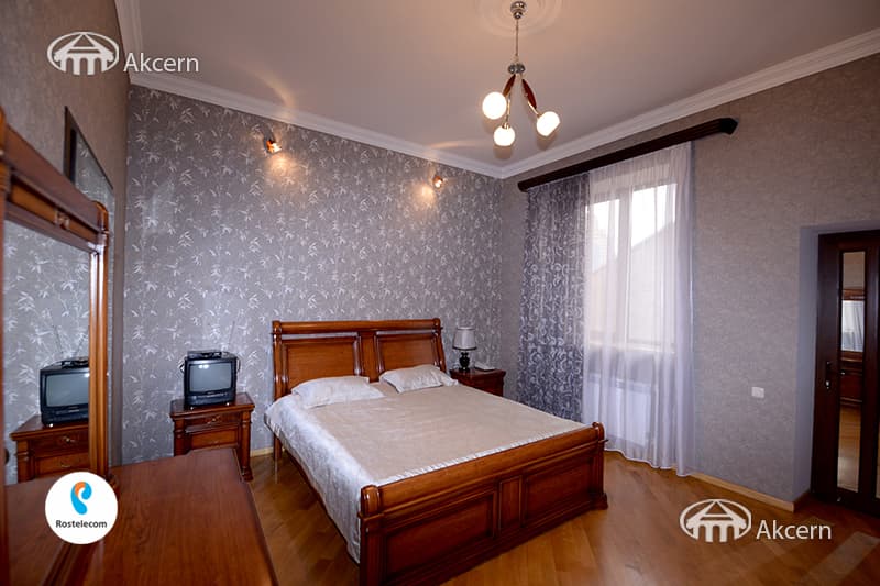 Առանձնատուն · 6 սեն. · 427 մ² · Կենտրոն