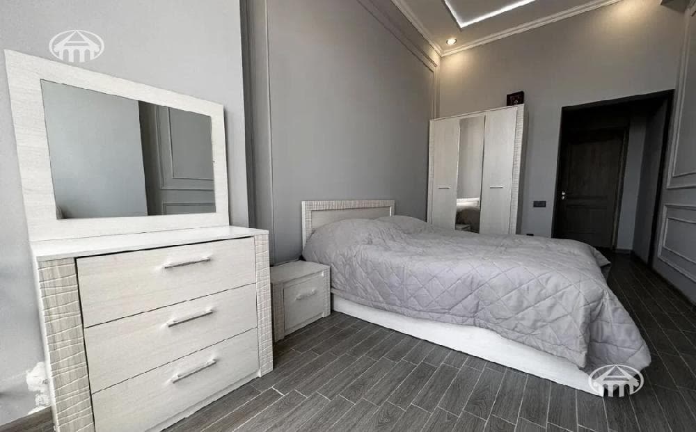 Mansion · 3 rooms · 460 m² · Avan