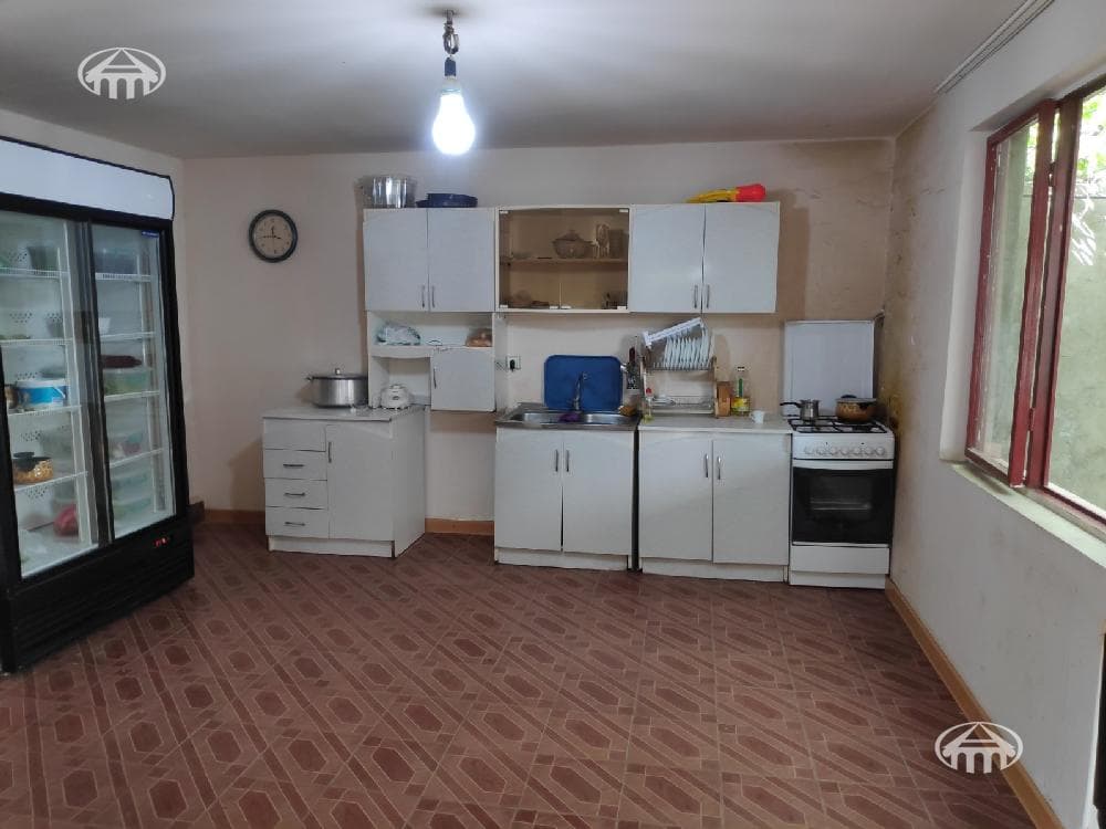 Առանձնատուն · 4 սեն. · 279 մ² · Աջափնյակ