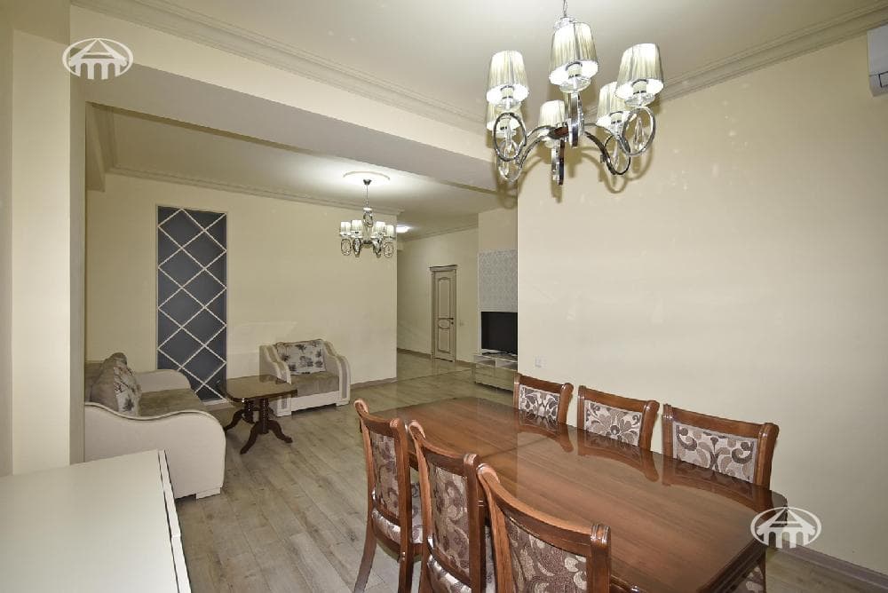 Բնակարան · 3 սեն. · 90 մ² · Կենտրոն