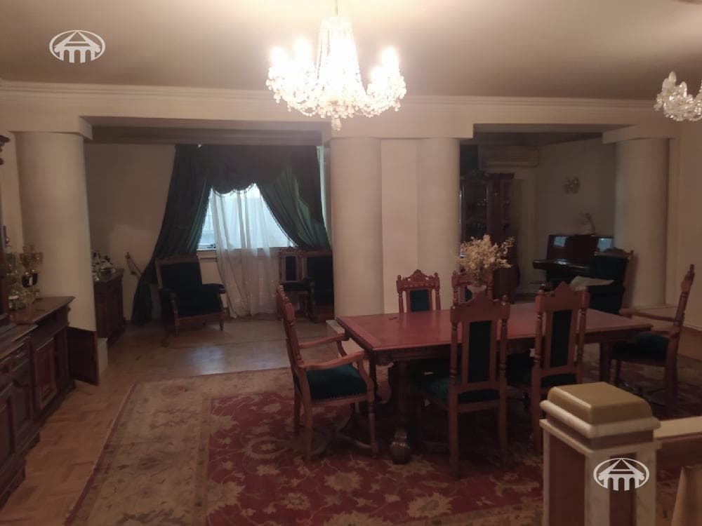 Квартира · 5 комн. · 164 м² · Кентрон