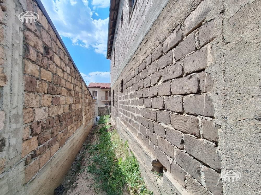 Особняк · 5 комн. · 240 м² · Аджапняк