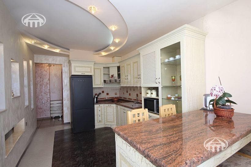 Apartment · 3 rooms · 137 m² · Kentron