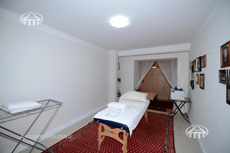 Apartment · 5 rooms · 270 m² · Kentron
