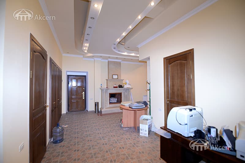 Apartment · 4 rooms · 150 m² · Kentron
