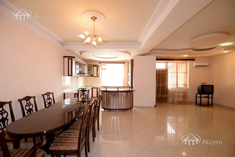Особняк · 4 комн. · 220 м² · Арабкир