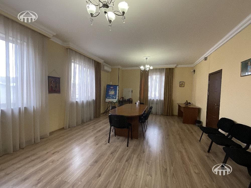 Առանձնատուն · 9 սեն. · 808 մ² · Արաբկիր