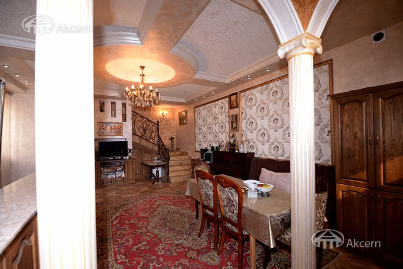 Apartment · 4 rooms · 162 m² · Arabkir