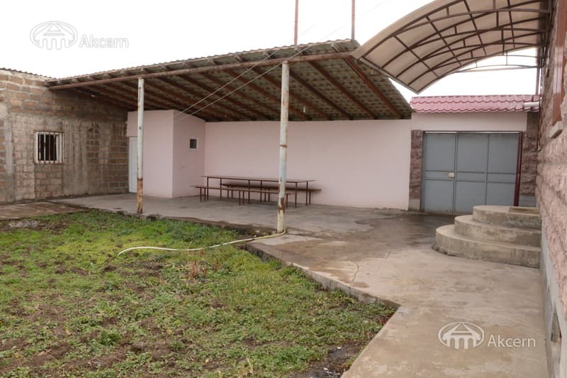 Прочее · 1 400 м² · Арарат