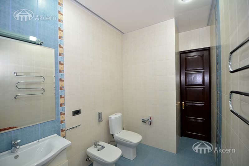 Բնակարան · 3 սեն. · 160 մ² · Կենտրոն