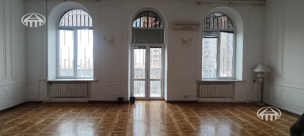 Офис · 180 м² · Кентрон