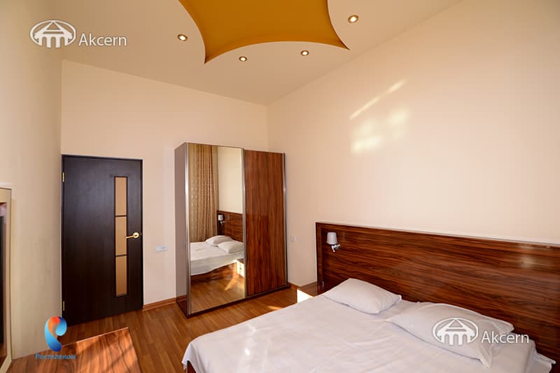 Дом · 6 комн. · 208 м² · Кентрон