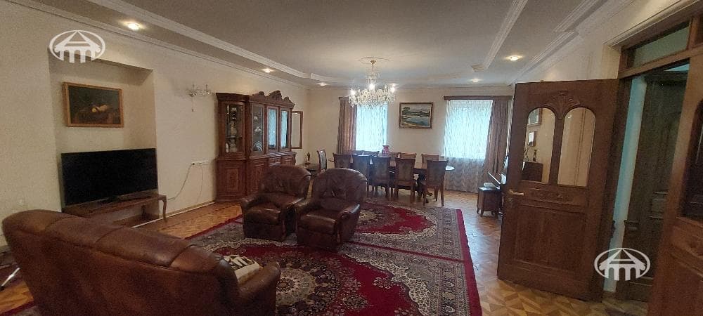 Особняк · 240 м² · Касах