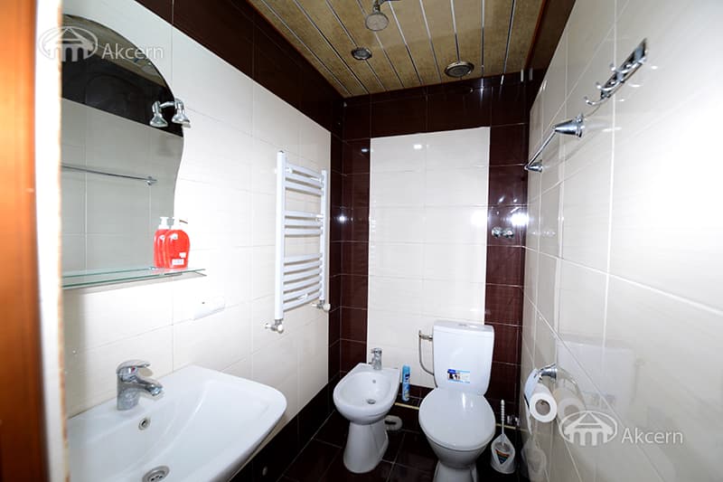 Apartment · 3 rooms · 90 m² · Kentron