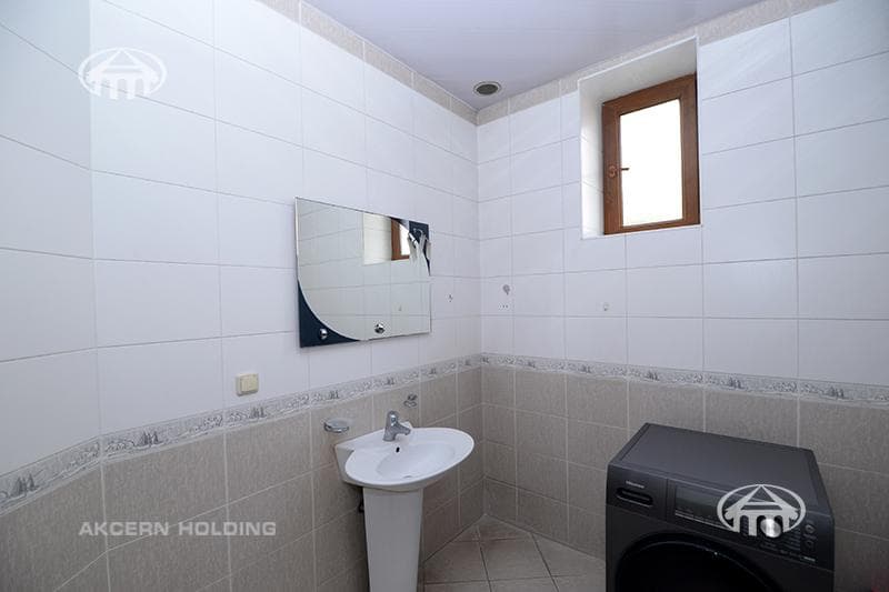 Mansion · 9 rooms · 560 m² · Kentron