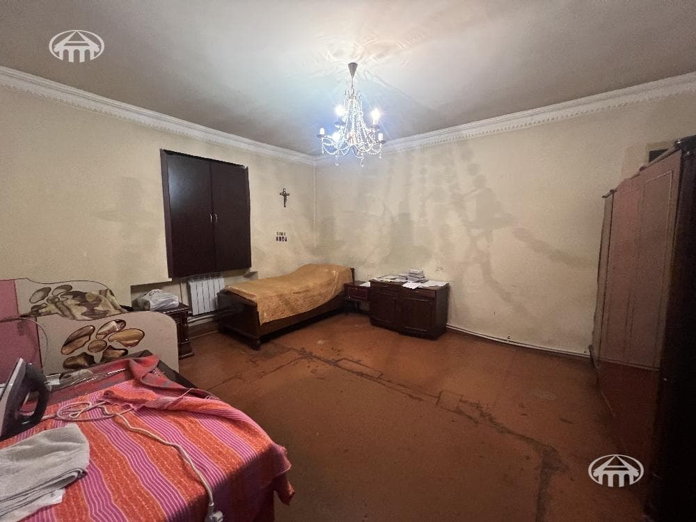 House · 9 rooms · 400 m² · Ajapnyak