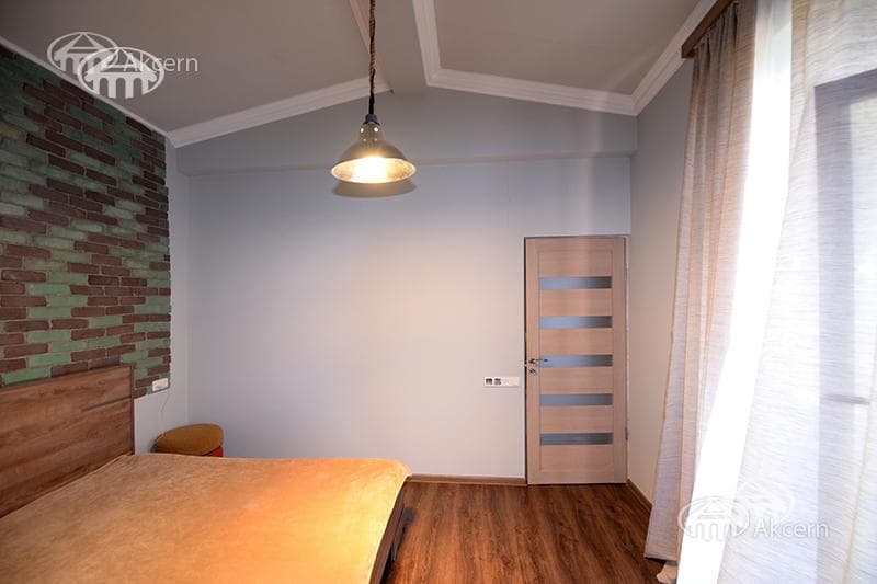 Hotel · 5 rooms · 540 m² · Kentron