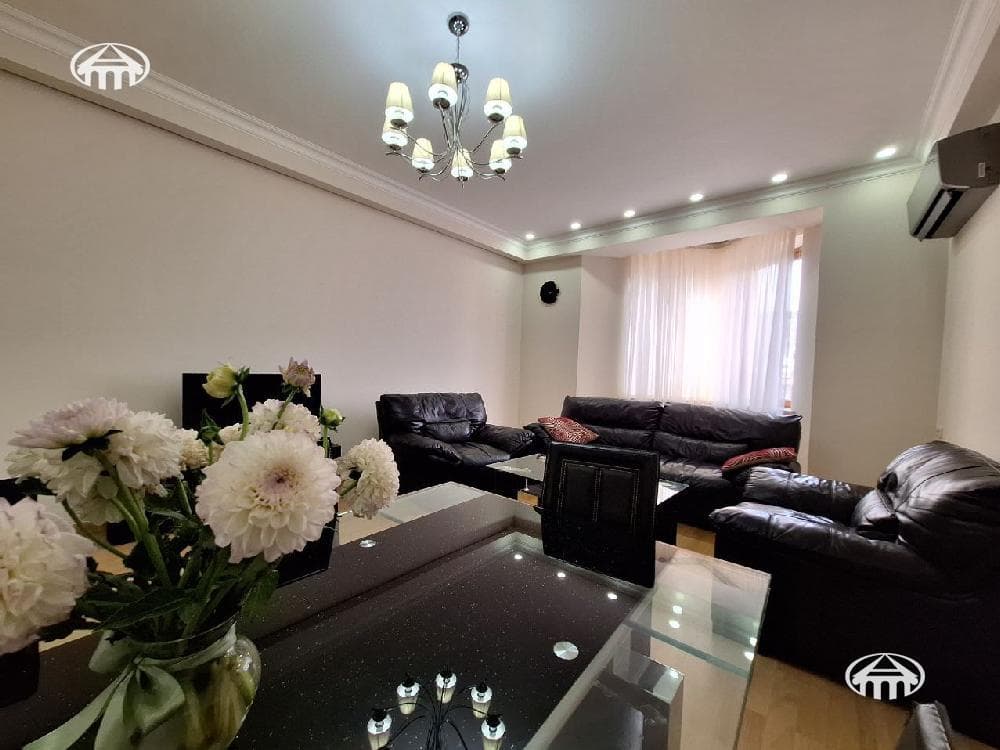 Квартира · 3 комн. · 135 м² · Кентрон