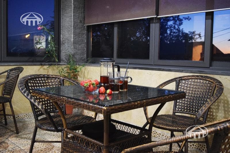 Hotel · 7 rooms · 328 m² · Arabkir
