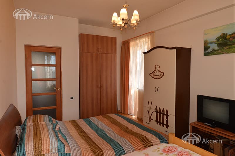 Квартира · 6 комн. · 266 м² · Кентрон