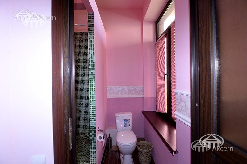 Hotel · 5 rooms · 540 m² · Kentron