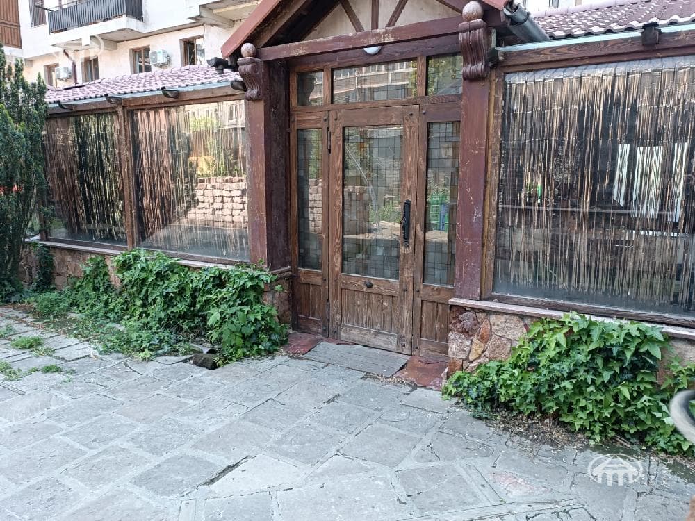 Restaurant · 100 m² · Ajapnyak
