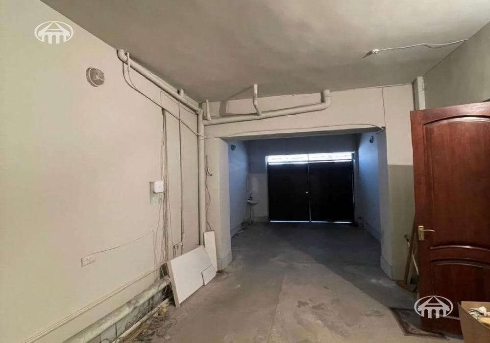 Գրասենյակ · 430 մ² · Կենտրոն
