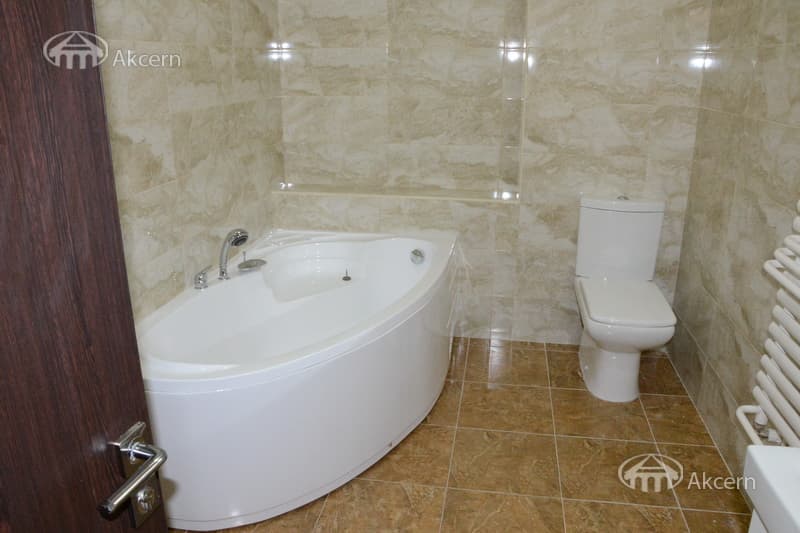 Բնակարան · 4 սեն. · 187 մ² · Կենտրոն