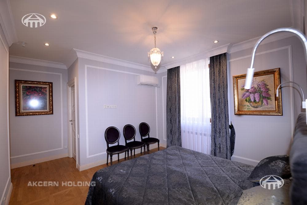 Apartment · 4 rooms · 176 m² · Kentron