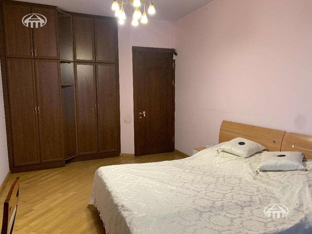Apartment · 4 rooms · 192 m² · Kentron