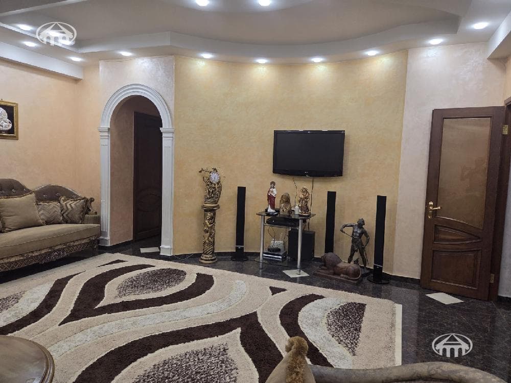 Квартира · 3 комн. · 151 м² · Кентрон
