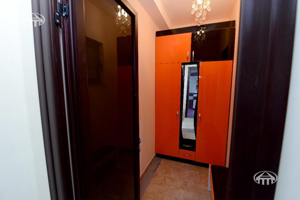 Mansion · 5 rooms · 600 m² · Arabkir