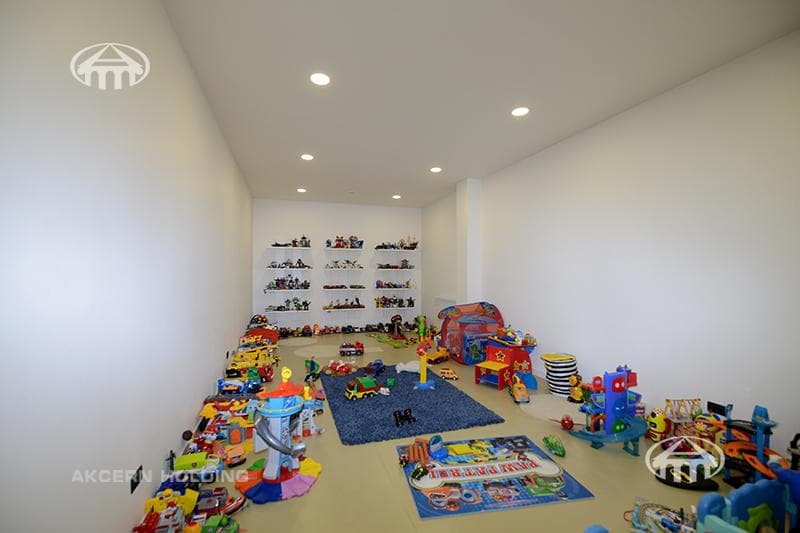 Mansion · 5 rooms · 777 m² · Avan
