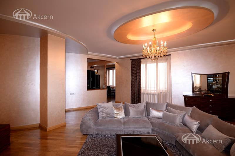 Квартира · 3 комн. · 179 м² · Арабкир
