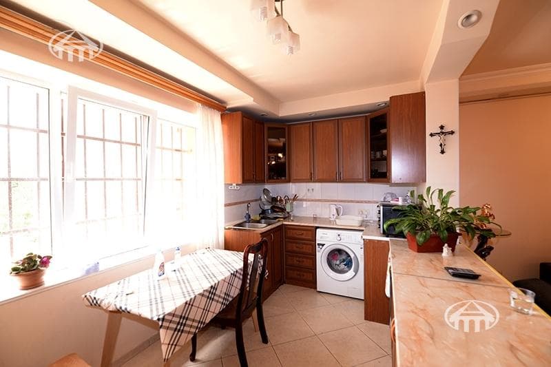 Apartment · 3 rooms · 96 m² · Kanaker-Zeytun