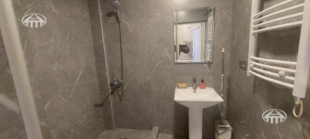 Квартира · 2 комн. · 66 м² · Кентрон