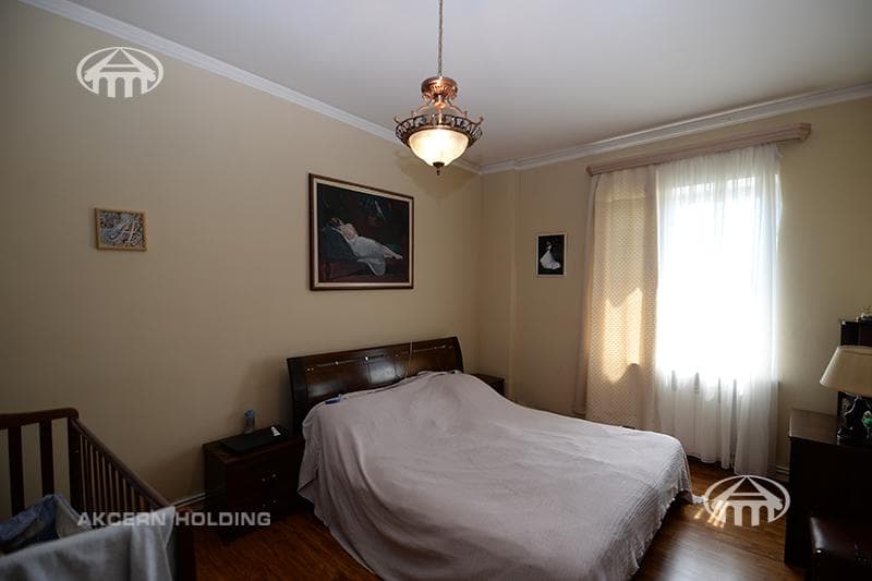 Mansion · 5 rooms · 209 m² · Kentron