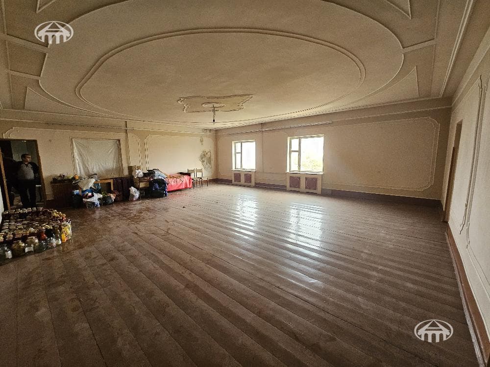 Քոթեջ · 534 մ² · Ջրվեժ