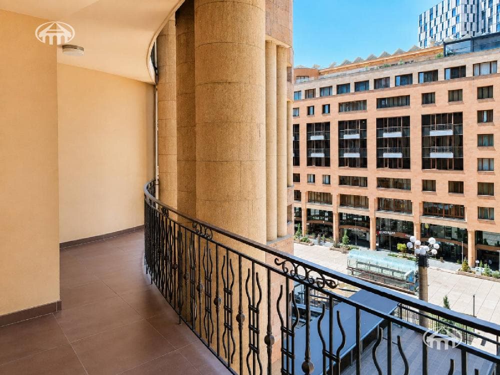 Квартира · 3 комн. · 128 м² · Кентрон