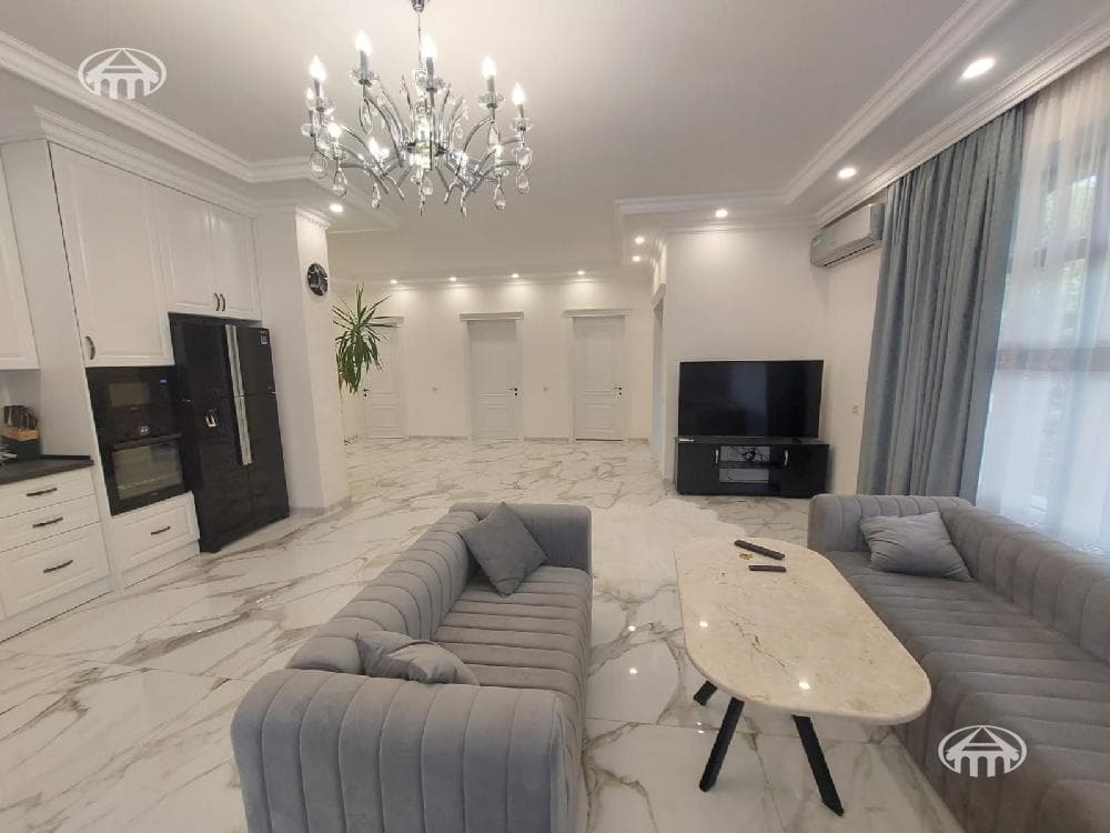 Mansion · 5 rooms · 150 m² · v. Arinj