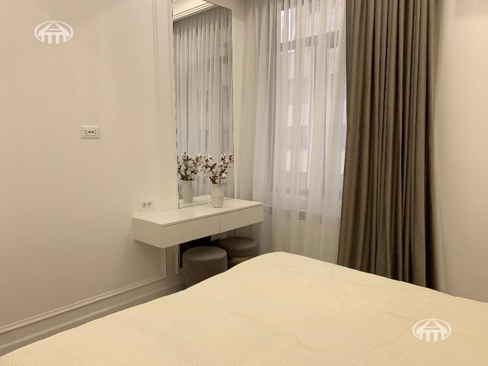 Apartment · 3 rooms · 133 m² · Kentron