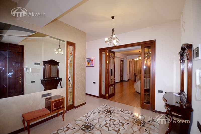Квартира · 4 комн. · 186 м² · Кентрон