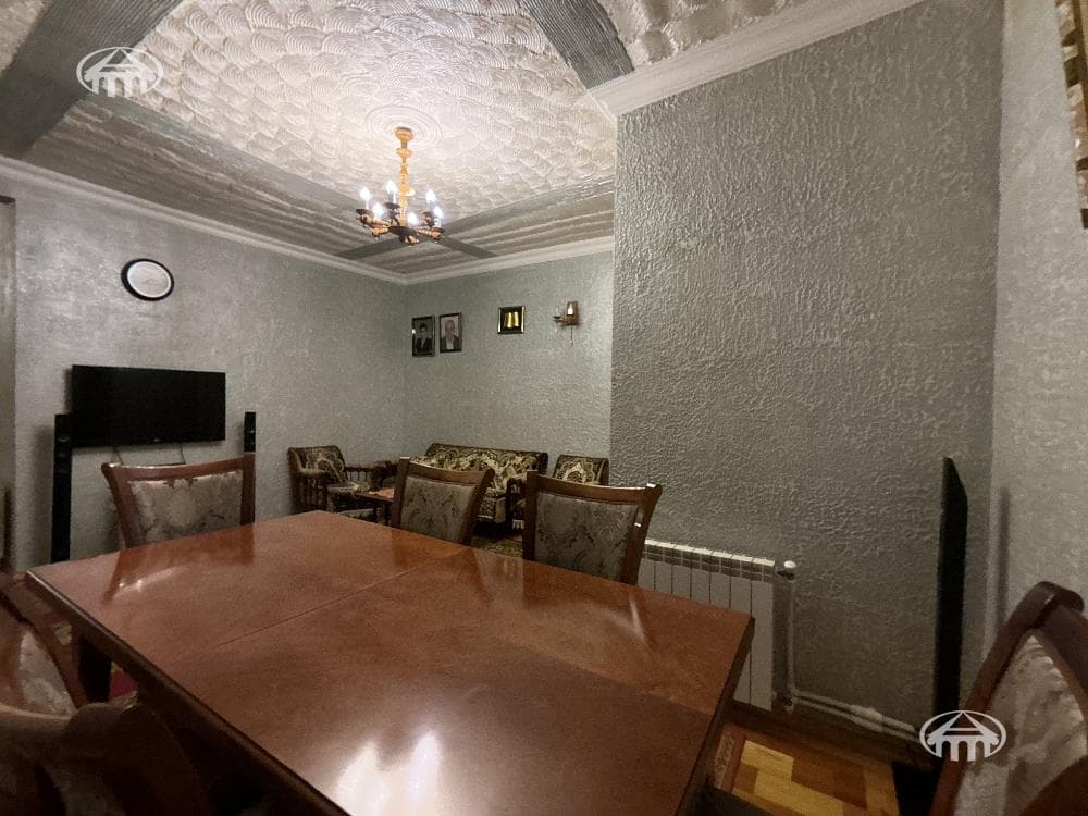 Առանձնատուն · 5 սեն. · 235 մ² · Աջափնյակ